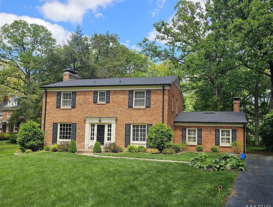 1st image of 427 Baker Ave