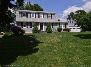 177 Glen Hills Dr, Cranston, RI 02920