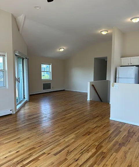 457 Monroe Blvd #2 — Photo 14