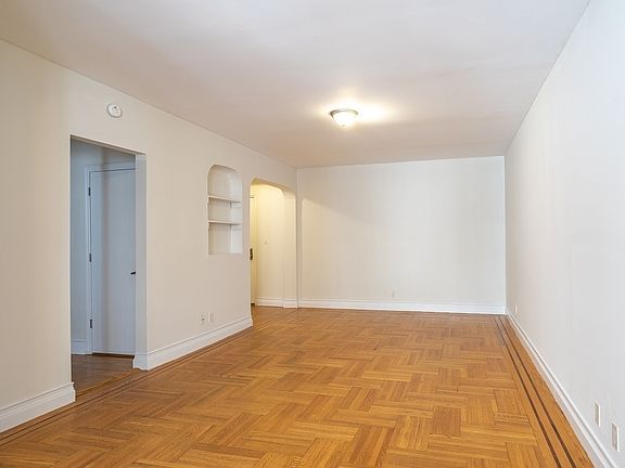 3rd image of 3111 Broadway APT 6D