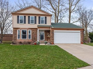 36720 Dartmouth Dr, Westland, MI 48185