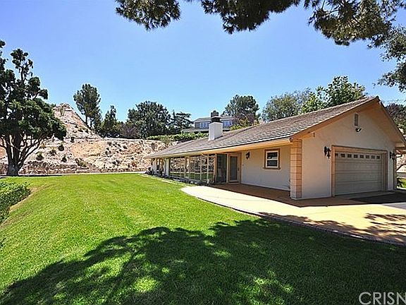 4th image of 3932 Starland Dr