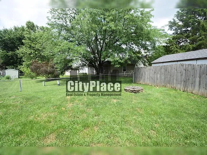 1442 Maria Ave — Photo 5