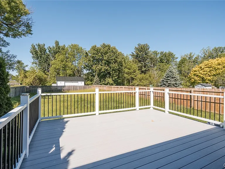 8403 Gaskin Rd — Photo 16