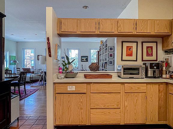 3rd image of 22 Wyckoff St APT 2