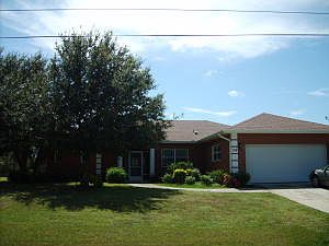 3rd image of 128 SW Klee Cir