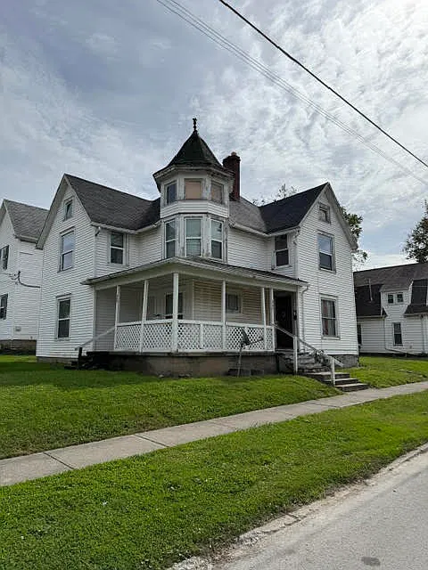 2 bed, 978 sqft, $995 — Photo 1