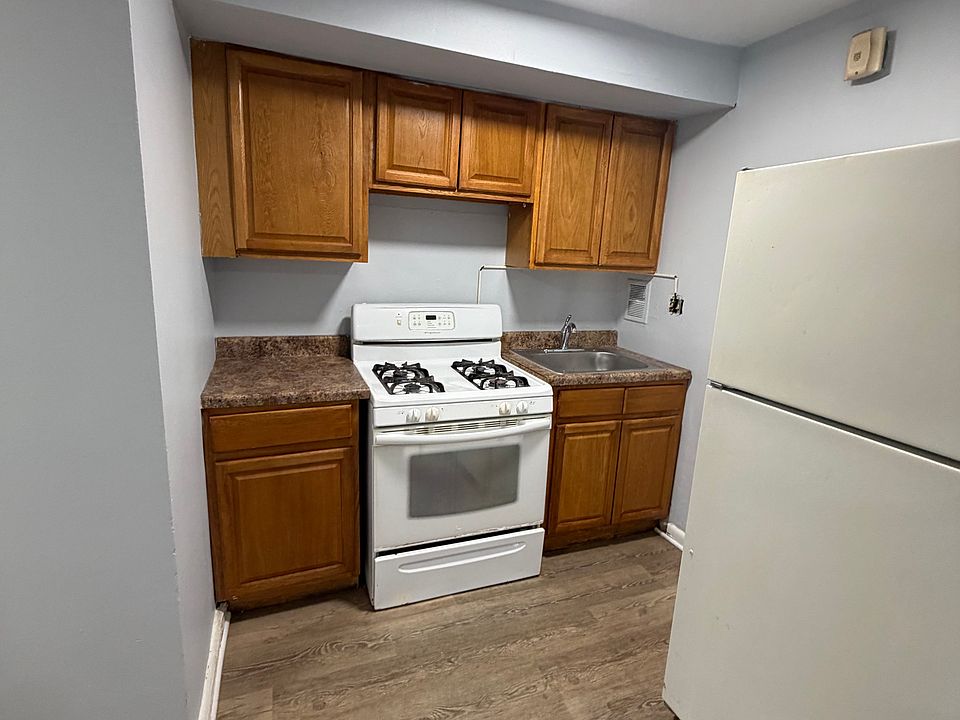 1st image of 5237 Oxford Ave Floor 2