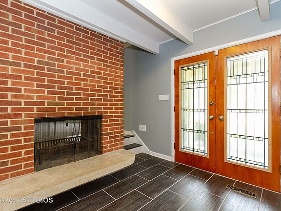 2nd image of 1307 Balmoral Gln