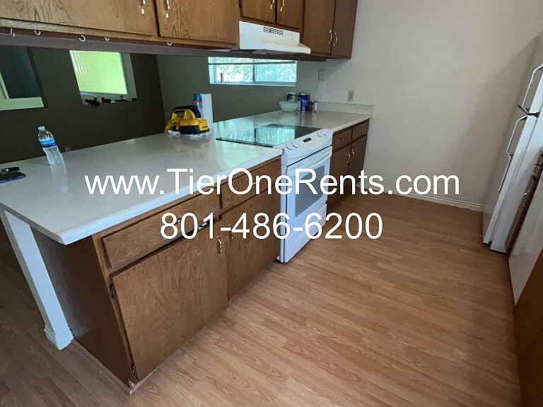619 Angie Cir — Photo 7