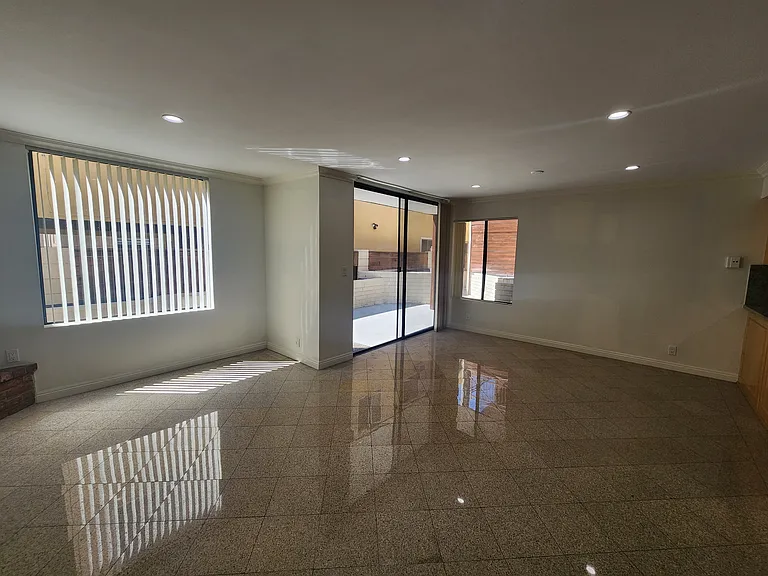 626 N Isabel St #202 — Photo 42
