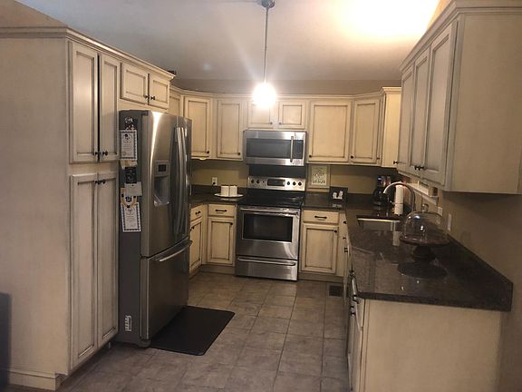 2nd image of 9323 Berkshire Cir