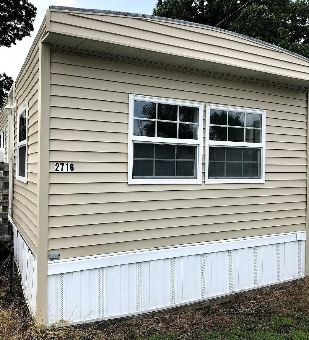 2716 Everett Drive — Photo 1