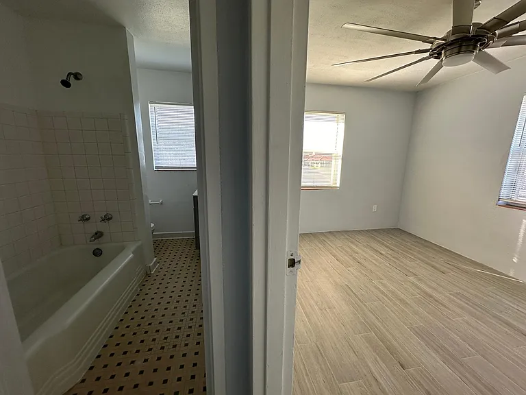Ocean Reef Apartments — Photo 28