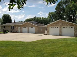 4128 Independence Ave, Waterloo, IA 50703