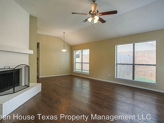 3rd image of 1441 Thistlewood Ln