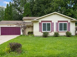 3693 Root Dr, Troy, MI