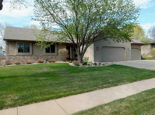 900 E 63rd St, Sioux Falls, SD 57108