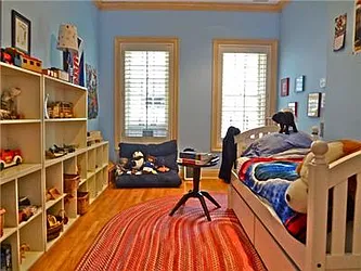 Rented by R New York