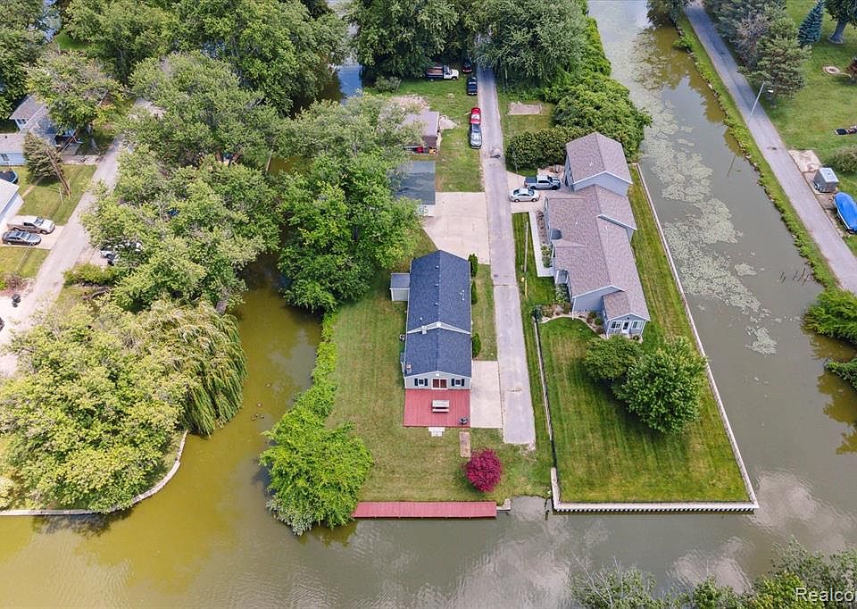 4332 Naples Dr, Luna Pier, MI 48157 MLS 20230050169 Zillow