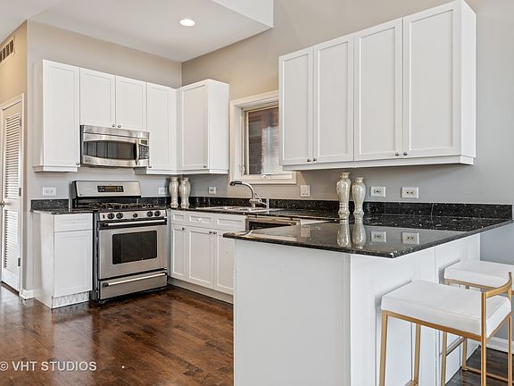 5th image of 1227 N Greenview Ave #3