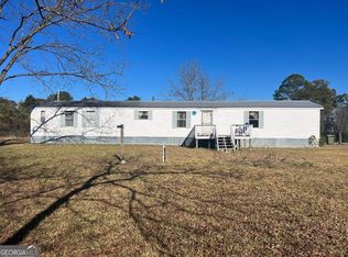 255 E Willow Lake Dr, Metter, GA 30439