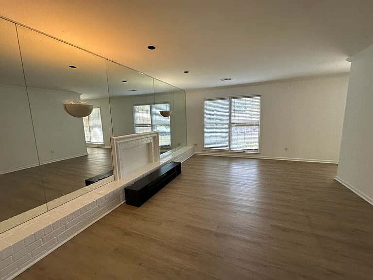 4595 Village Oaks Cir — Photo 9