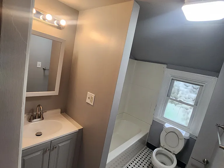 186 Summit St #5 — Photo 16