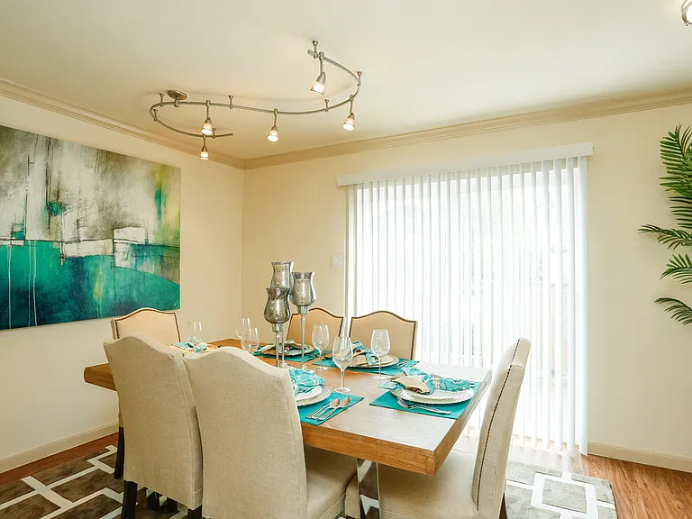 Dinning area, 2 Bedrooms