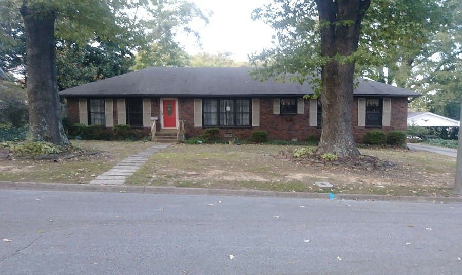 1st image of 216 Troy Cir