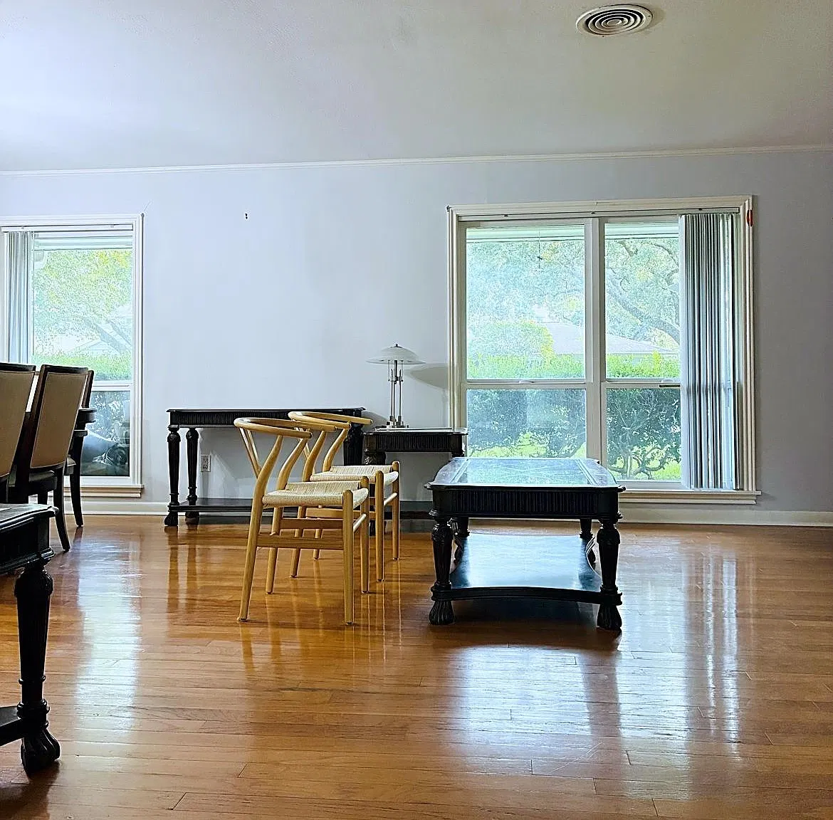 3 bed, 2.0 bath, 2032 sqft, $2,300 — Photo 3