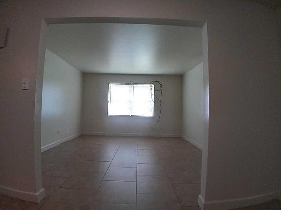 5th image of 1124 E 9th St APT 49