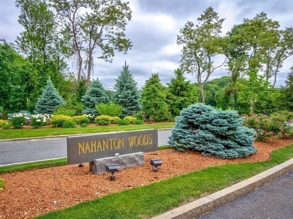 210 Nahanton St APT 422, Newton, MA 02459
