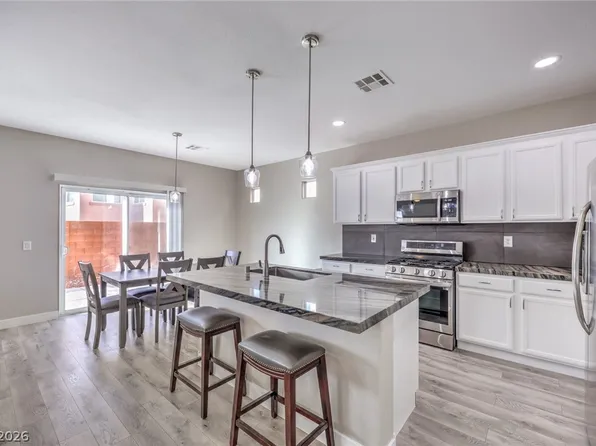 10733 Leatherstocking Ave, Las Vegas, NV 89166