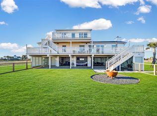 3913 Eleven Mile Rd, Galveston, TX 77554