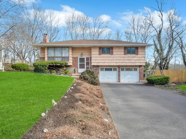 33 Butterfly Drive, Hauppauge, NY 11788