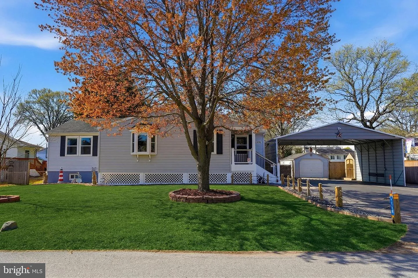 1556 Reinhardt Ln photo 1
