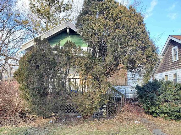 10122 Beechdale