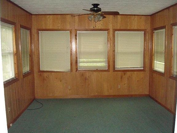3rd image of 9 Oakhaven Dr
