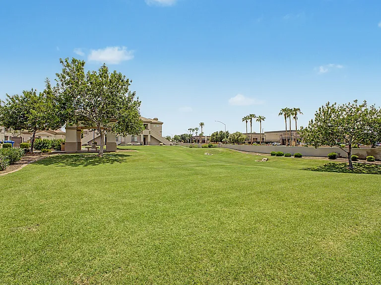Side green area pic 2