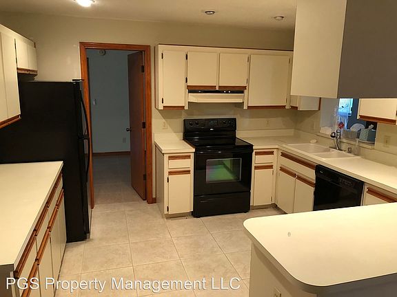 5th image of 297 Lake Griffin Cir