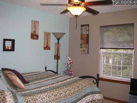 4th image of 107 Pine Hollow Cir