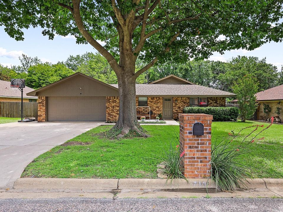 1st image of 713 Patricia Dr