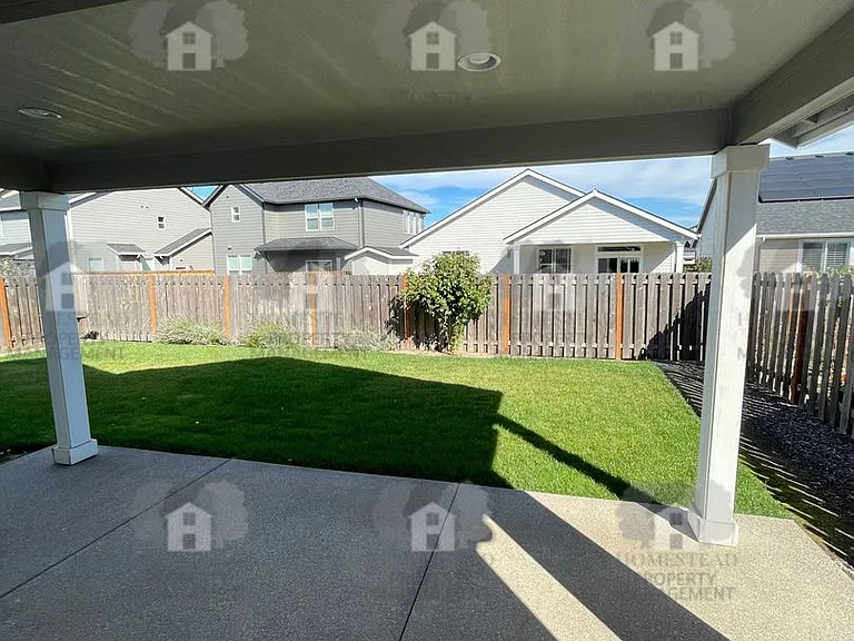 1062 Chestnut St — Photo 25
