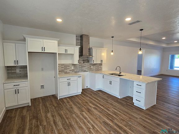 5th image of 409 S Chamisal Ave