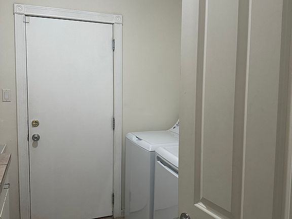 5th image of 1544 Phoenix Ave NW