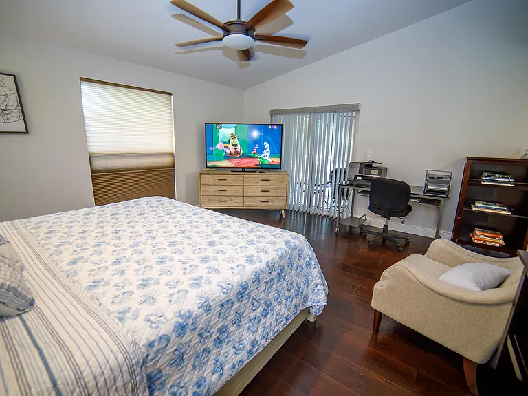 900 Cosmos Ct — Photo 21