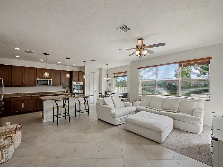 11316 SW Barton Way — Photo 12
