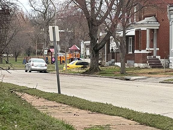 5th image of 3231 Mount Pleasant St