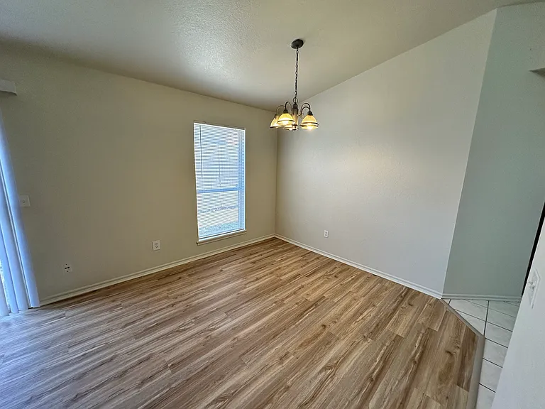 3201 Conestoga Dr #B — Photo 6